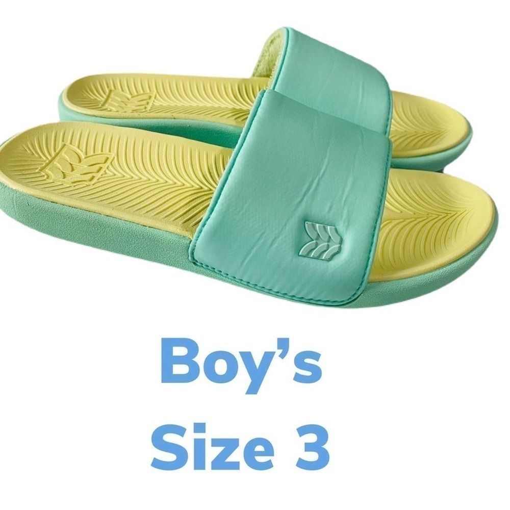 Boy's sandals slide on size 3 EUC